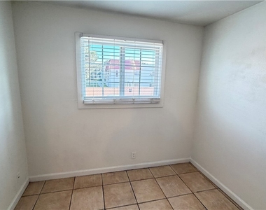 3356 Sylvia Street - Photo Thumbnail 16