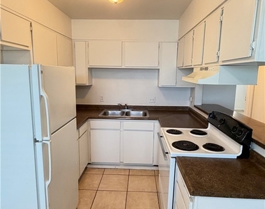 3356 Sylvia Street - Photo Thumbnail 4