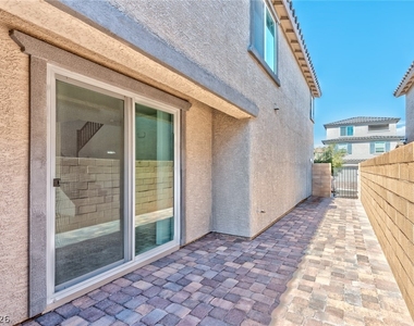 10640 Sariah Skye Avenue - Photo Thumbnail 16