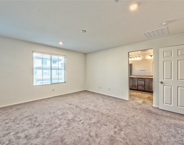 10640 Sariah Skye Avenue - Photo Thumbnail 9