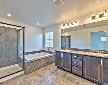 10640 Sariah Skye Avenue - Photo Thumbnail 11