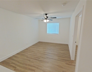 1821 Santa Paula Drive - Photo Thumbnail 4