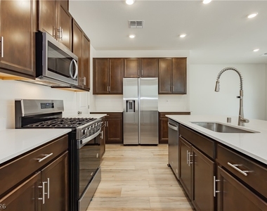 9108 Vesey Avenue - Photo Thumbnail 5