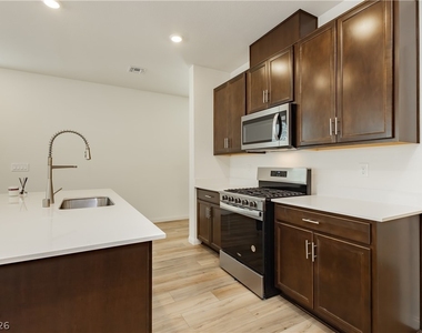 9108 Vesey Avenue - Photo Thumbnail 7