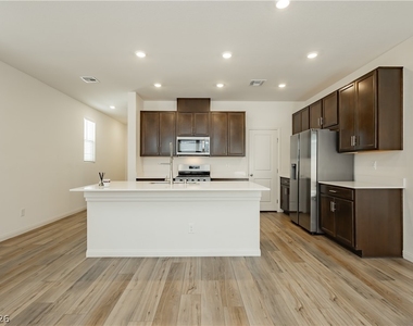 9108 Vesey Avenue - Photo Thumbnail 8
