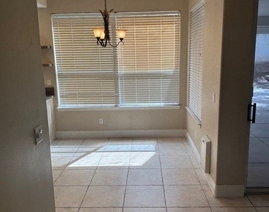 2929 Sterling Cove Drive - Photo Thumbnail 4