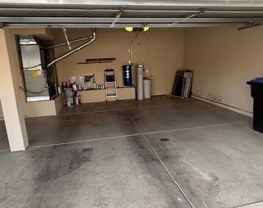 2929 Sterling Cove Drive - Photo Thumbnail 12