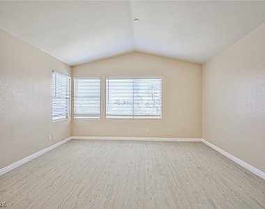 4485 Ruenda Court - Photo Thumbnail 12