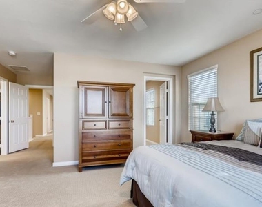 3077 Camino Sereno Avenue - Photo Thumbnail 9