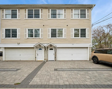 727 Warburton Avenue - Photo Thumbnail 1