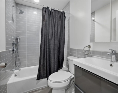 727 Warburton Avenue - Photo Thumbnail 4