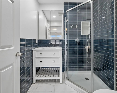727 Warburton Avenue - Photo Thumbnail 5