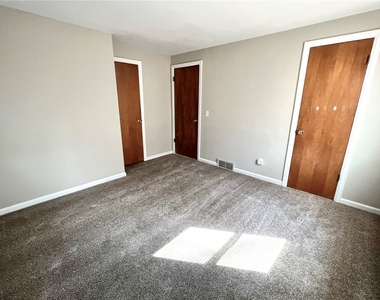 2431 Westside (down) Drive - Photo Thumbnail 12