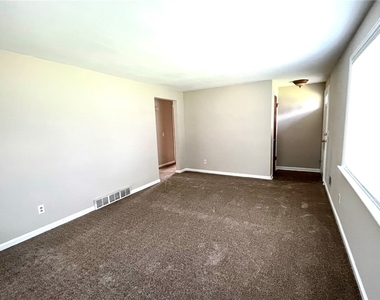2431 Westside (down) Drive - Photo Thumbnail 8