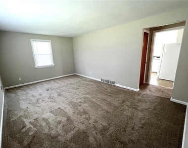 2431 Westside (down) Drive - Photo Thumbnail 6