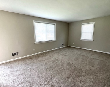 2431 Westside (down) Drive - Photo Thumbnail 7