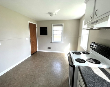 2431 Westside (down) Drive - Photo Thumbnail 4