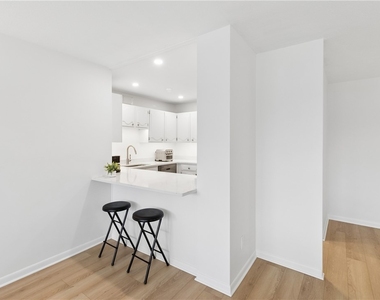 1400 East Avenue - Photo Thumbnail 9
