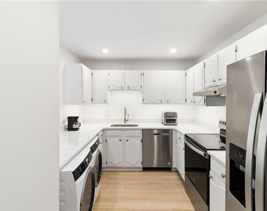1400 East Avenue - Photo Thumbnail 10