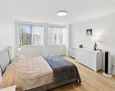 1400 East Avenue - Photo Thumbnail 12