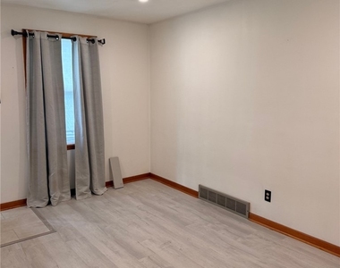 50 7th Avenue - Photo Thumbnail 11