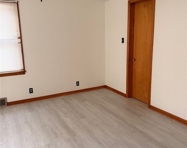 50 7th Avenue - Photo Thumbnail 28