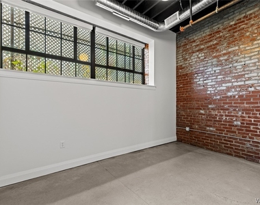 1786 Main Street - Photo Thumbnail 4