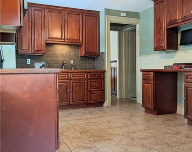 552 Potomac Avenue - Photo Thumbnail 17