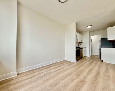 33 North Third Ave - Photo Thumbnail 2