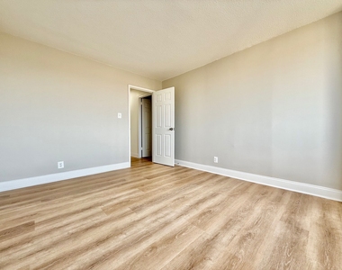33 North Third Ave - Photo Thumbnail 4