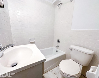 E 89th St - Photo Thumbnail 6