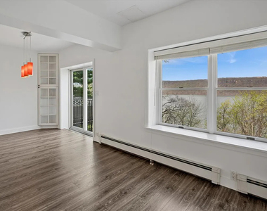 727 Warburton Ave - Photo Thumbnail 11