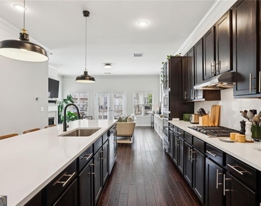 745 Fountainhead Lane - Photo Thumbnail 9