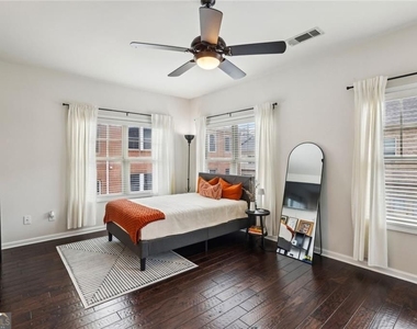 745 Fountainhead Lane - Photo Thumbnail 21