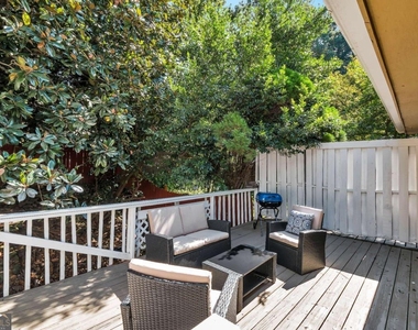 1114 Falling Water Drive Se - Photo Thumbnail 7