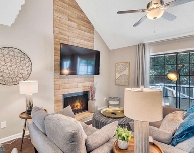 1114 Falling Water Drive Se - Photo Thumbnail 2