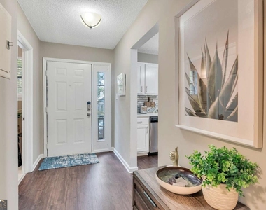 1114 Falling Water Drive Se - Photo Thumbnail 15