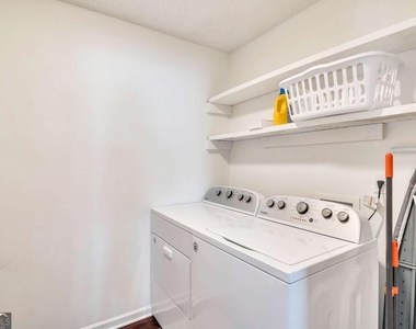 1114 Falling Water Drive Se - Photo Thumbnail 18