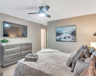 1114 Falling Water Drive Se - Photo Thumbnail 12