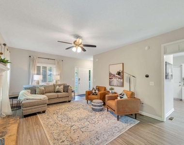 19 Moonlight Drive Se - Photo Thumbnail 2