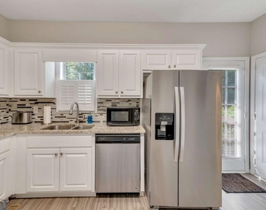 19 Moonlight Drive Se - Photo Thumbnail 13