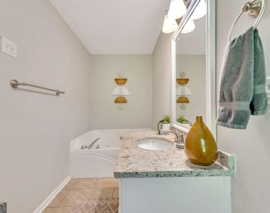 19 Moonlight Drive Se - Photo Thumbnail 22