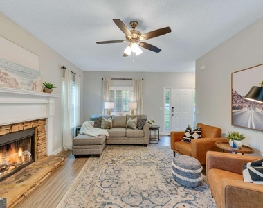 19 Moonlight Drive Se - Photo Thumbnail 4