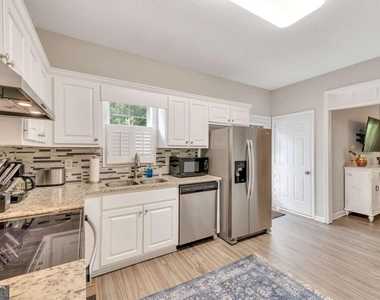 19 Moonlight Drive Se - Photo Thumbnail 10