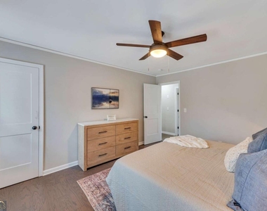 6805 Wright Road - Photo Thumbnail 11