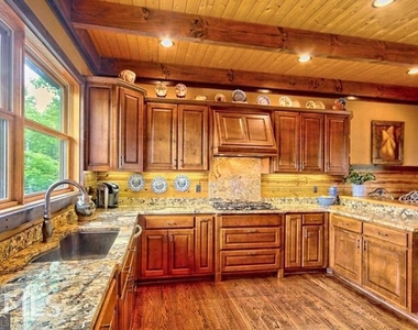 100 Corinth Lane - Photo Thumbnail 8