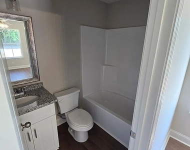 302 Hawaii Avenue - Photo Thumbnail 5