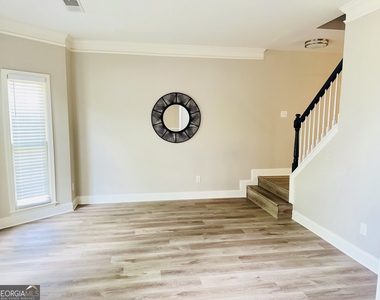2887 Montview Drive Sw - Photo Thumbnail 3