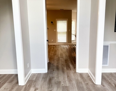 2887 Montview Drive Sw - Photo Thumbnail 2