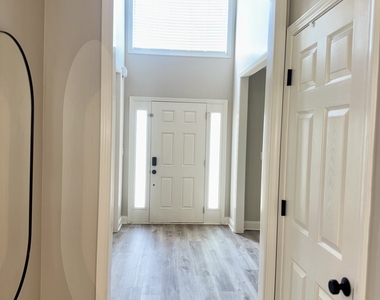 2887 Montview Drive Sw - Photo Thumbnail 1
